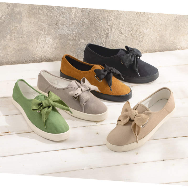 ﾚﾃﾞｨｰｽｽﾆｰｶｰ